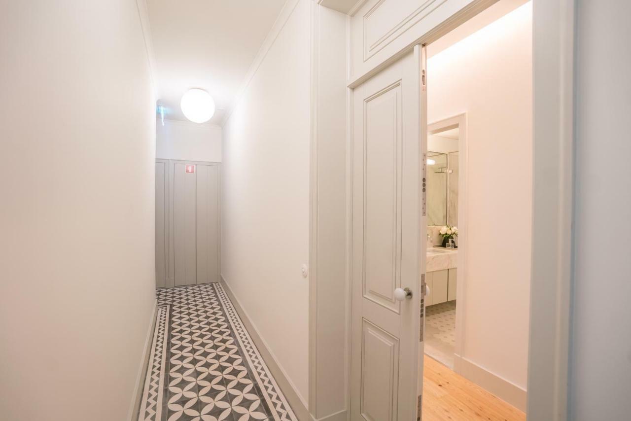 Courtyard & Elegance Apartment Lisbon Luaran gambar