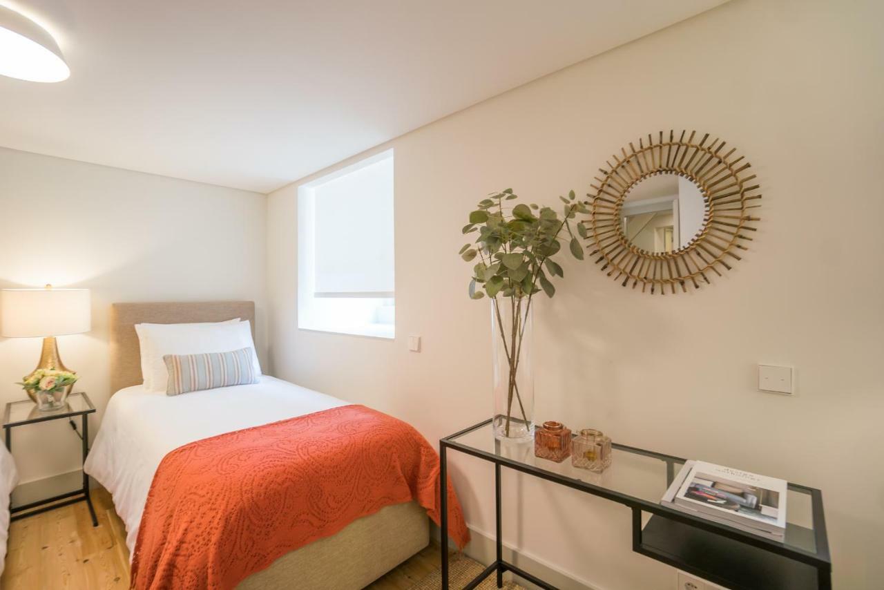 Courtyard & Elegance Apartment Lisbon Luaran gambar